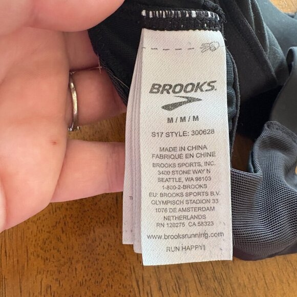Brooks Black Sport Bra Size M Racer Back Removable Pads - Picture 10 of 11